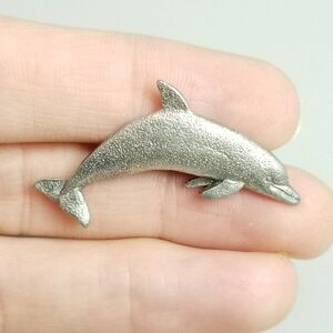 Vintage Dolphin Brooch, GG Harris Fine Pewter 1988 475 Dolphin Lapel Pin, Estate